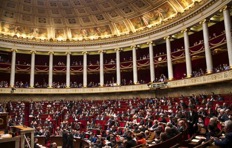 Une loi liberticide et totalitaire réprimant les propos privés a été votée