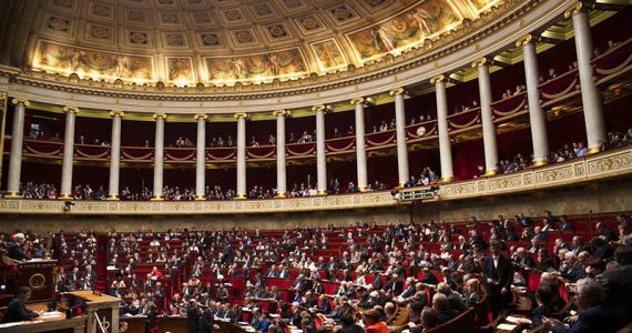 Une loi liberticide et totalitaire réprimant les propos privés a été votée