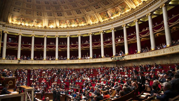 Une loi liberticide et totalitaire réprimant les propos privés a été votée