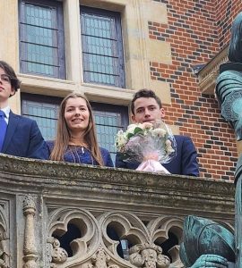 Fêtes de Jeanne d'Arc à Orléans : l'un des adolescents figurant un page est exclu, pour ses liens avec l'extrême droite