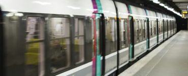 INFO BFMTV. Le Bourget: un homme grièvement blessé après une tentative de meurtre au couteau dans le RER B