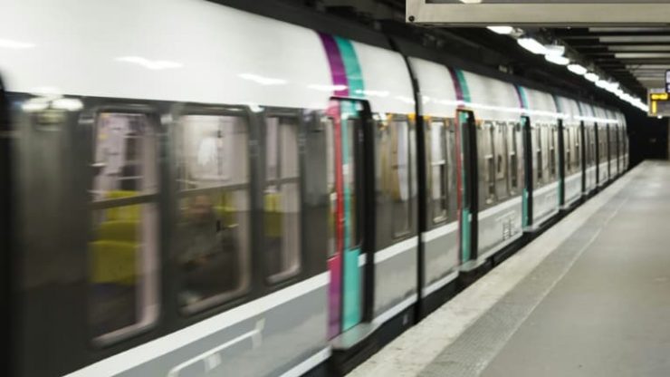 INFO BFMTV. Le Bourget: un homme grièvement blessé après une tentative de meurtre au couteau dans le RER B