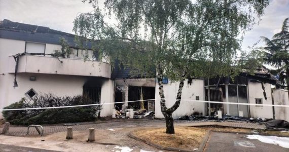 Incendié lors des émeutes de juin, ce bureau de poste près de Nantes ne rouvrira pas... au grand dam des riverains