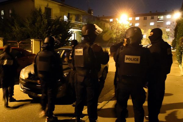 Une fusillade éclate dans un quartier populaire : un homme grièvement blessé par plusieurs balles de 9mm