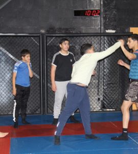 Dans cette salle des Yvelines, on apprend le MMA pour lutter contre le décrochage scolaire