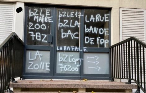Expulsion refusée par la justice : pourquoi ce maire des Yvelines a envie de rendre son écharpe