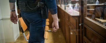 Accusé par une collégienne de Vierzon en 2021, il a déjà été condamné pour viol sur mineure en Belgique dix ans auparavant