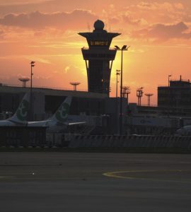 France: «Libérez Moussa», les passagers d'un vol Paris-Bamako empêchent l'expulsion d'un jeune homme
