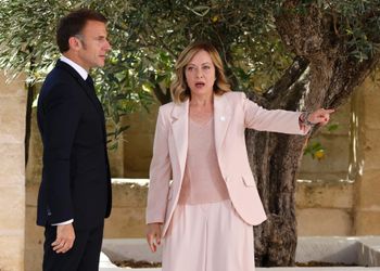 UE: le camp Meloni en passe de dépasser celui de Macron au Parlement européen