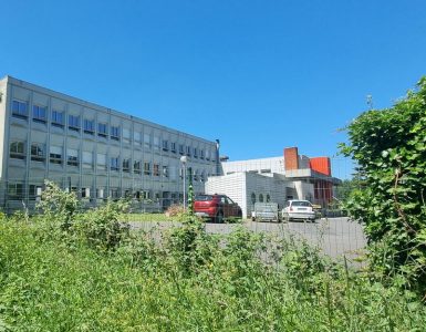Le collège de Baignes saccagé, des plafonds effondrés, une croix gammée taguée ainsi que des… inscriptions anti-RN