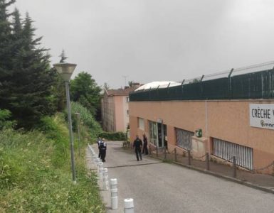 Un homme et deux enfants blessés à l'arme blanche à Vence, une femme interpellée