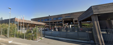 Victime "d’insultes, de gestes obscènes et de mimiques de singe", le professeur craque et violente un élève : ses collègues le soutiennent