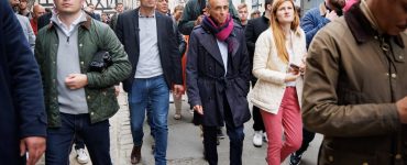 Fontainebleau : un homme tente de forcer le passage pour rencontrer Eric Zemmour, deux policiers blessés