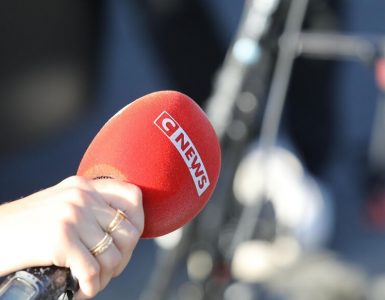 CNews écope d’une amende cumulée de 80 000 euros pour « manquements » à ses obligations