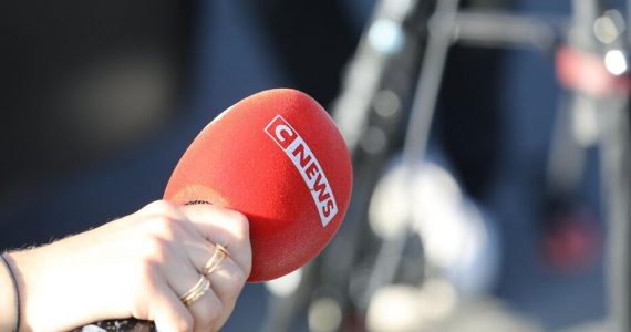CNews écope d’une amende cumulée de 80 000 euros pour « manquements » à ses obligations