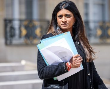 Législatives : Prisca Thévenot dénonce une agression lors d’une opération de collage, quatre personnes interpellées