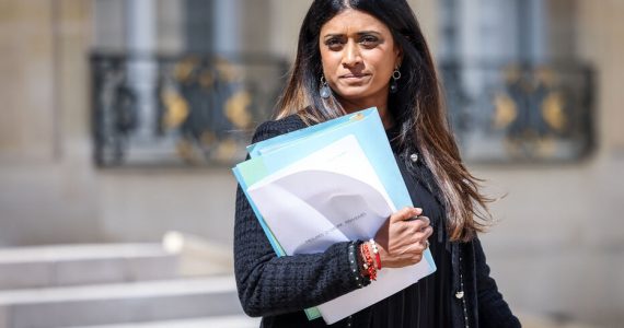 Législatives : Prisca Thévenot dénonce une agression lors d’une opération de collage, quatre personnes interpellées