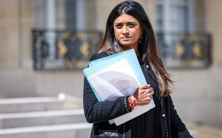 Législatives : Prisca Thévenot dénonce une agression lors d’une opération de collage, quatre personnes interpellées