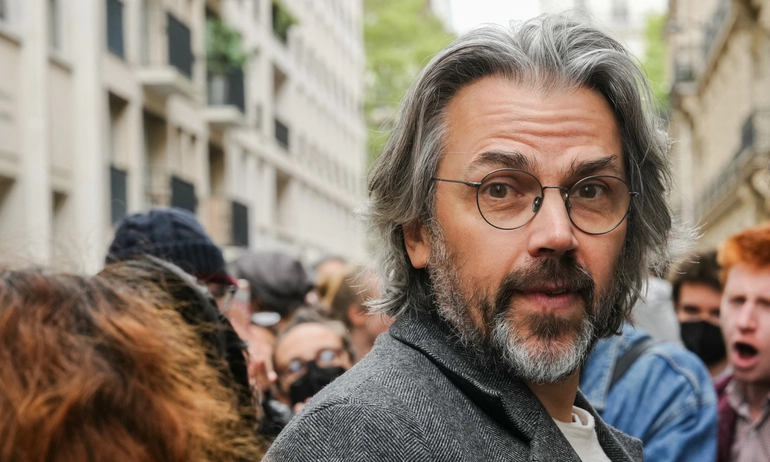 [Exclusif] Menaces contre une prof : le député Aymeric Caron prend fait et cause pour l'élève