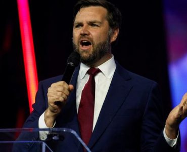 Donald Trump choisit le sénateur J.D. Vance pour être son vice-président