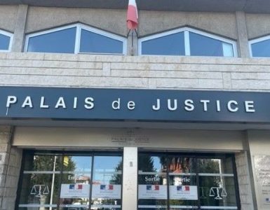 Tribunal de Bayonne : dix-huit mois de prison pour vol avec violence devant un arrêt de bus