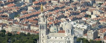 INFO BFM MARSEILLE PROVENCE. Trois hommes s'introduisent à Notre-Dame-de-la-Garde et volent l'argent des offrandes
