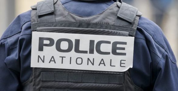 Un homme interpellé après avoir blessé deux policiers, 200 personnes ont dû être dispersées