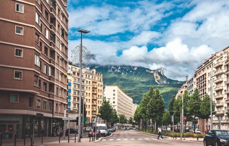 À Grenoble, l’ultragauche terrorise : « les actes commis sont graves », alerte le procureur