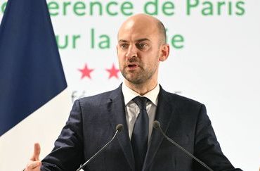 Paris a mis en place des "restrictions d'accès" en France contre des "dignitaires" algériens, annonce le ministre Jean-Noël Barrot