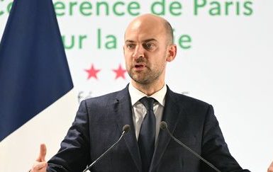 Paris a mis en place des "restrictions d'accès" en France contre des "dignitaires" algériens, annonce le ministre Jean-Noël Barrot