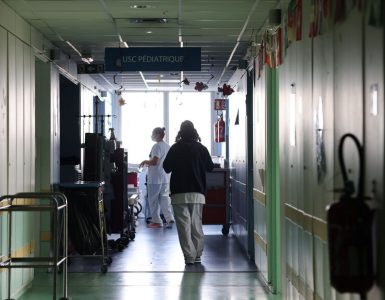 Un homme agresse trois médecins après la mort d’un membre de sa famille à l’hôpital de Châlons-en-Champagne