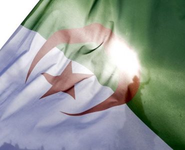 Un Algérien, visé par une OQTF, refoulé à Oran malgré sa carte d’identité valide
