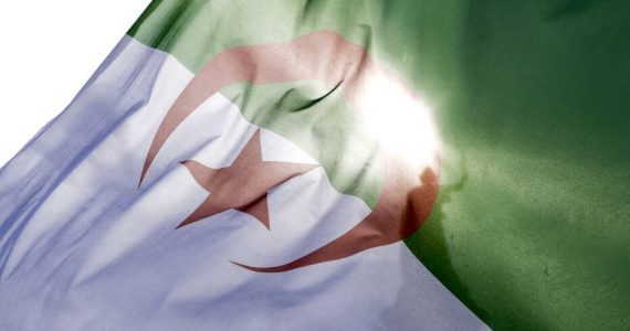 Un Algérien, visé par une OQTF, refoulé à Oran malgré sa carte d’identité valide