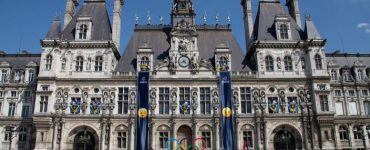 La Ville de Paris suspend ses concessions à deux restaurateurs pour leur proximité supposée avec Pierre-Édouard Stérin