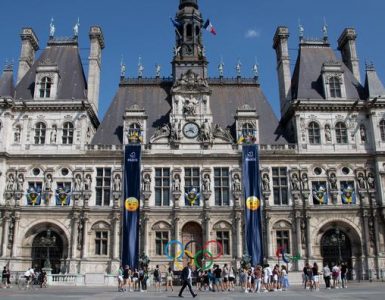 La Ville de Paris suspend ses concessions à deux restaurateurs pour leur proximité supposée avec Pierre-Édouard Stérin