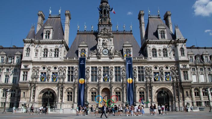 La Ville de Paris suspend ses concessions à deux restaurateurs pour leur proximité supposée avec Pierre-Édouard Stérin