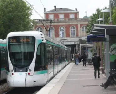 Laval : entrée de Conforama incendiée et véhicule brûlé devant la Maison du Département