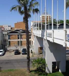 Passerelle de la Flânerie au Cap d’Agde, photographie d’illustration.