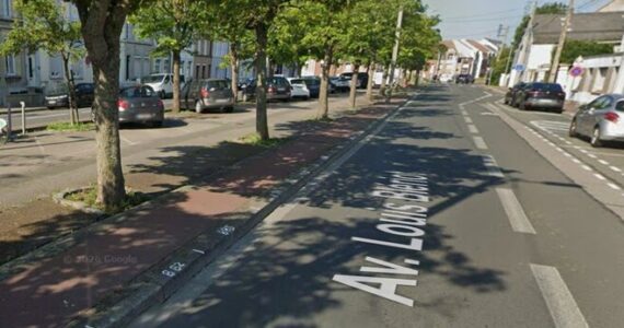Bus à Calais illustrant l'article de Radio 6 sur l'agression présumée d'une fillette de 7 ans