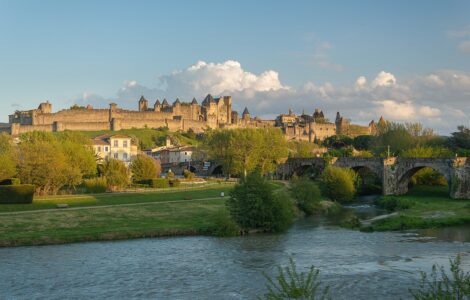 Vue de Carcassonne, de l’Aude et du Pont-Vieux, photographie d’illustration.