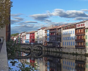Les maisons sur l’Agout à Castres, photographie d’illustration de la ville.
