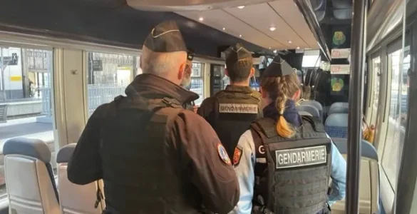 Gendarmes à bord d’un train, photo d’illustration