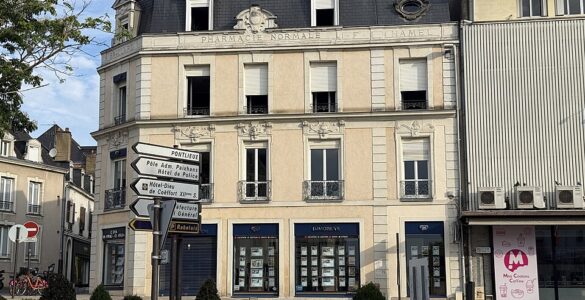 Place Franklin-Roosevelt au Mans, photographie du 31 juillet 2026.