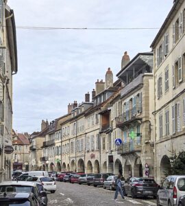 Rue du Commerce à Lons-le-Saunier, décembre 2025
