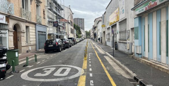Rue Victor-Hugo à Malakoff, photographiée le 11 août 2023.