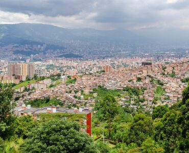 Vue de Medellín depuis le quartier de Robledo, photographie d’illustration.