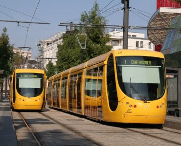 Deux tramways à Porte-Jeune à Mulhouse en août 2009, photo d’illustration ne montrant pas l’agression.