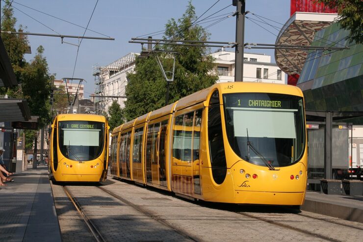 Deux tramways à Porte-Jeune à Mulhouse en août 2009, photo d’illustration ne montrant pas l’agression.