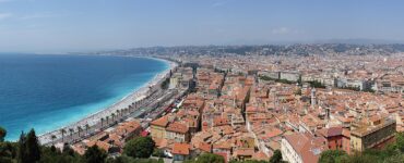 Vue de Nice depuis la colline du Château, photographie d’illustration de la ville.