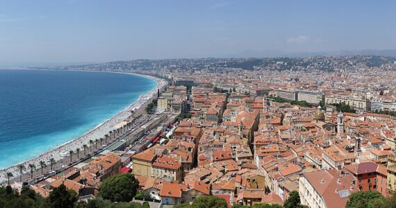 Vue de Nice depuis la colline du Château, photographie d’illustration de la ville.